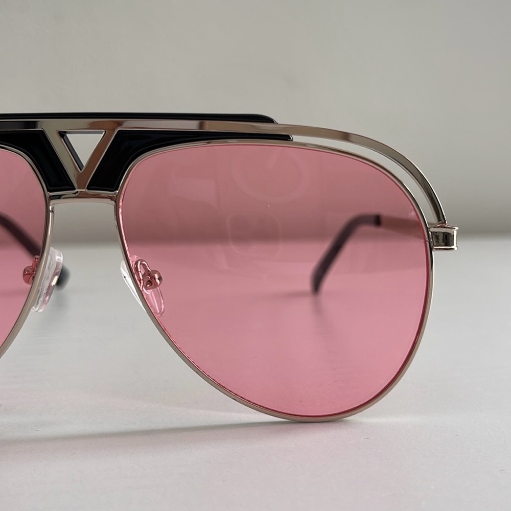 Sunglasses - Picture 4 of 6